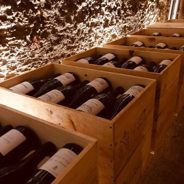 Châteauneuf du Pape wine cellar to buy Premium wine near Avignon